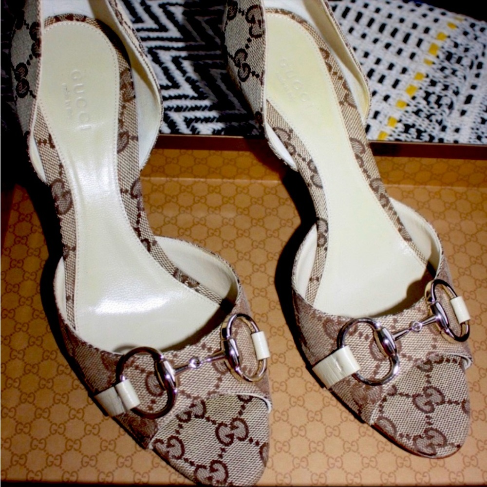 Gucci Tess Cuoio sand heels with original box